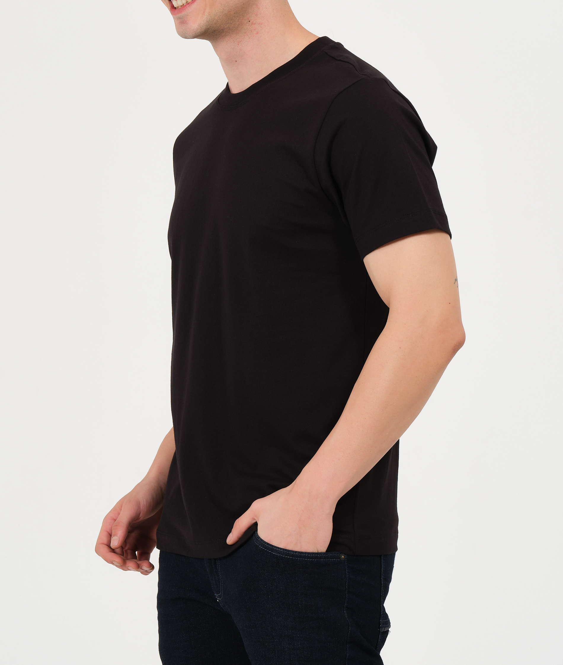sade pamuklu regular fit siyah tişört düz erkek kadın kolay 
basic  regular fit %100 cotton black tshirt 