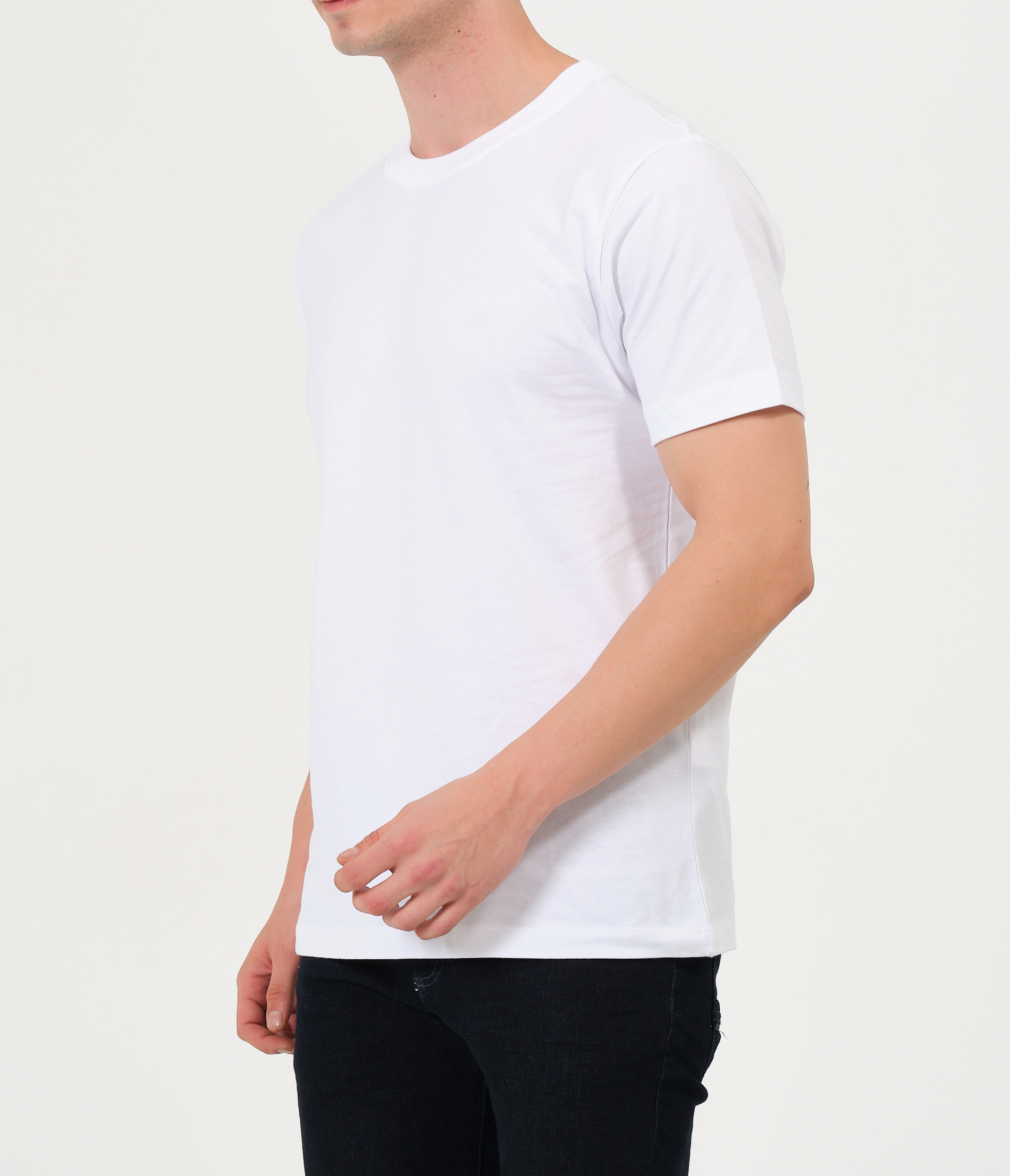 sade pamuklu regular fit beyaz tişört düz erkek kadın kolay 
basic  regular fit %100 cotton white tshirt 