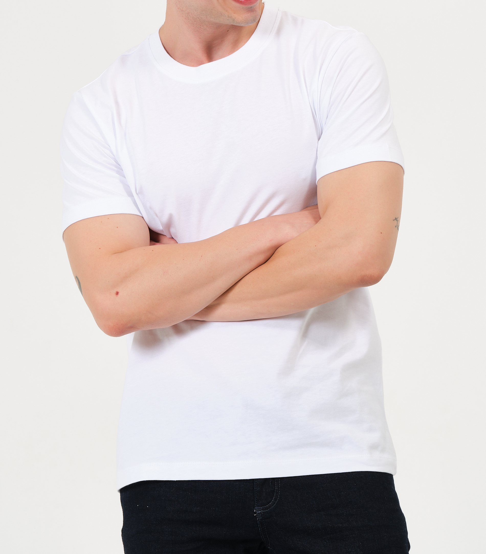 sade pamuklu regular fit beyaz tişört düz erkek kadın kolay 
basic  regular fit %100 cotton white tshirt 